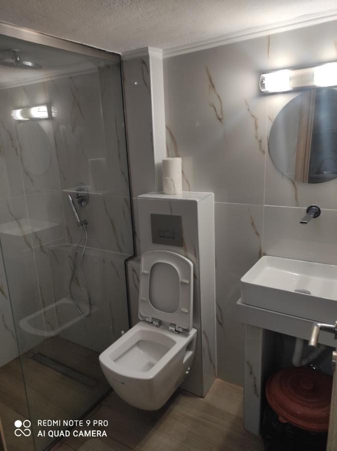 Iris Apartment *